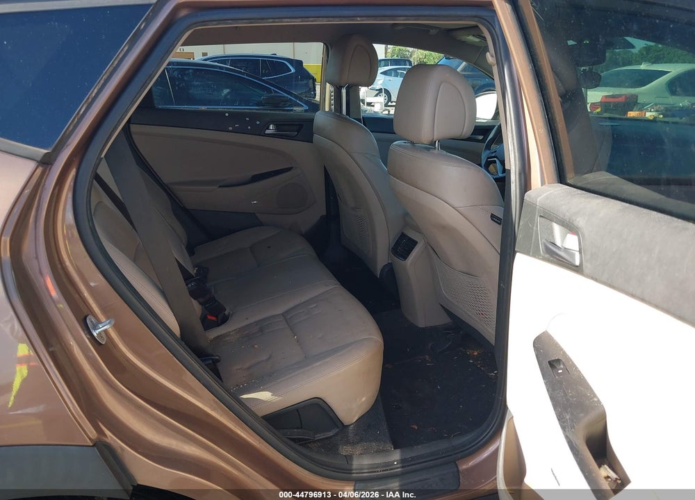 2017 HYUNDAI TUCSON SE PLUS VIN: KM8J33A43HU412847