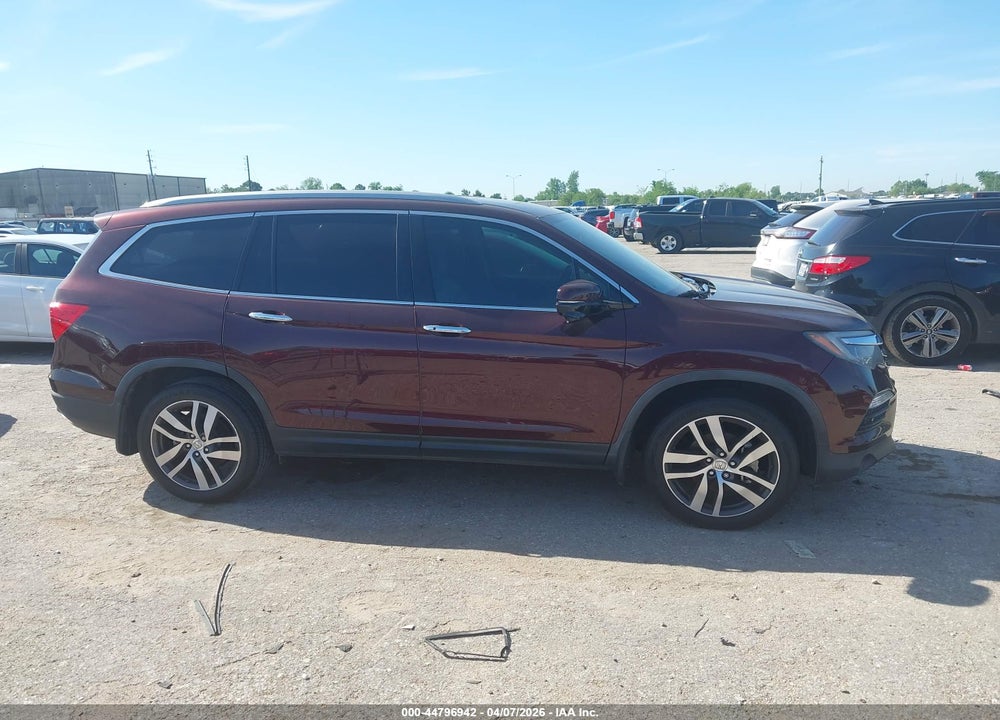 2017 HONDA PILOT TOURING VIN: 5FNYF5H92HB006381