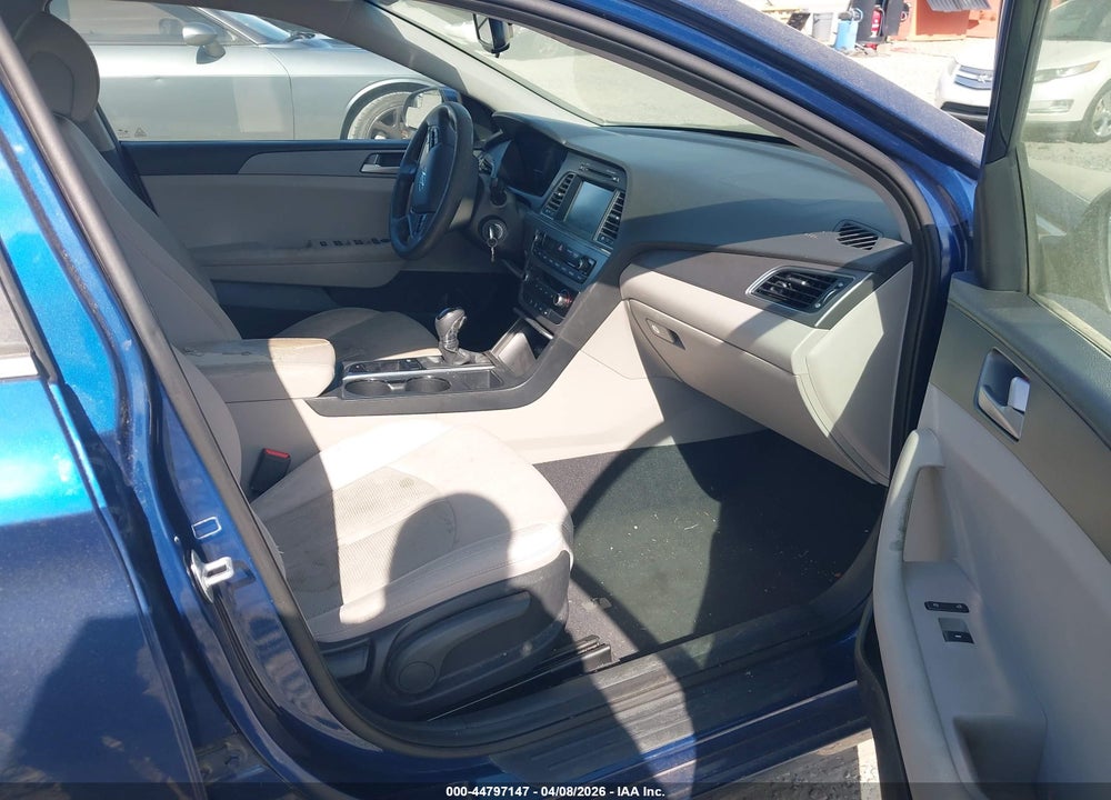 2016 HYUNDAI SONATA SE VIN: 5NPE24AF1GH361888