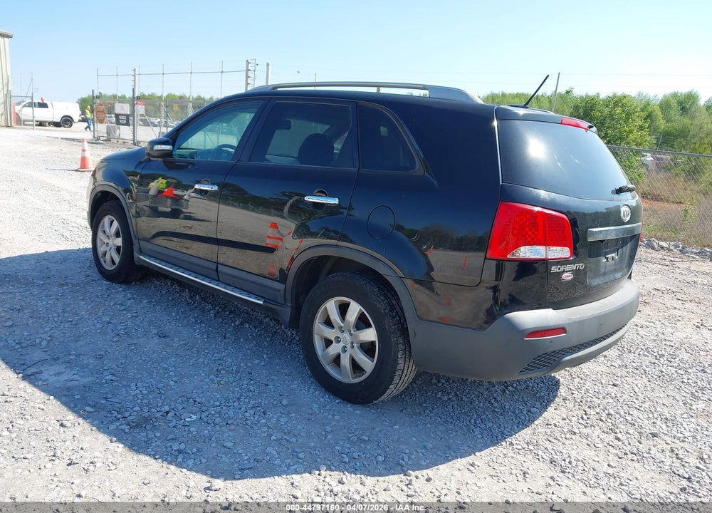 2011 KIA SORENTO LX VIN: 5XYKT4A10BG164568