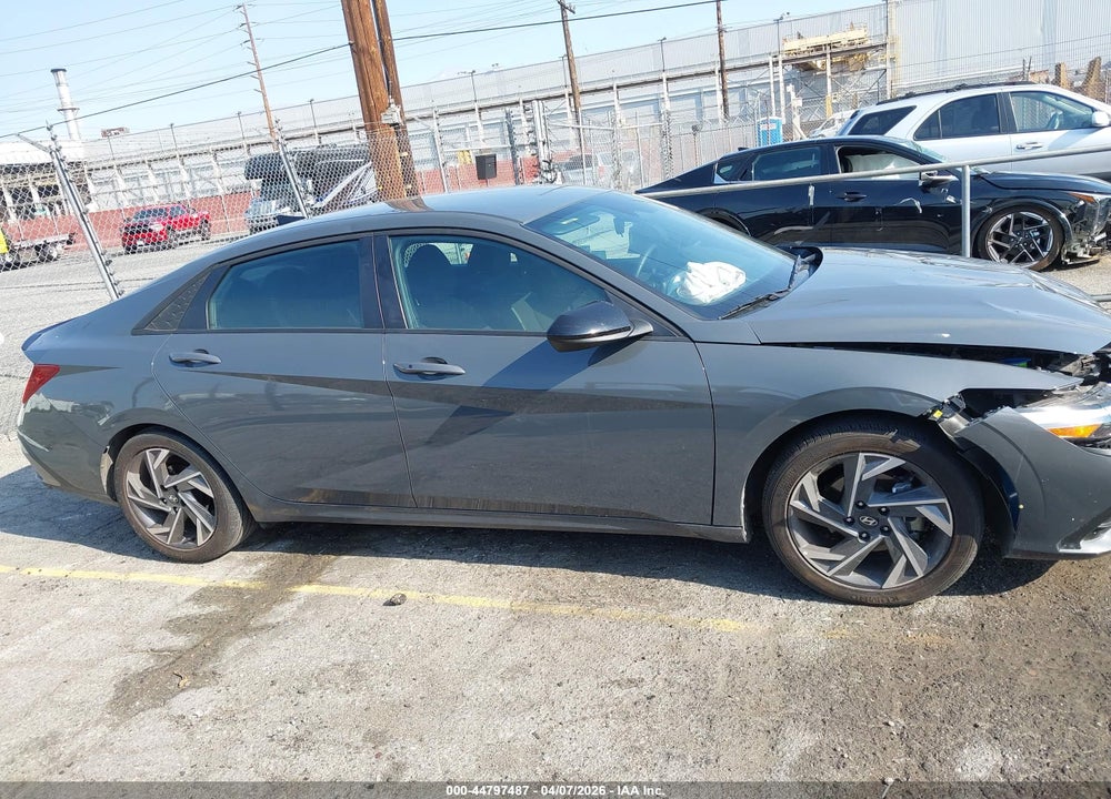 2025 HYUNDAI ELANTRA SEL SPORT VIN: KMHLM4DG7SU019118