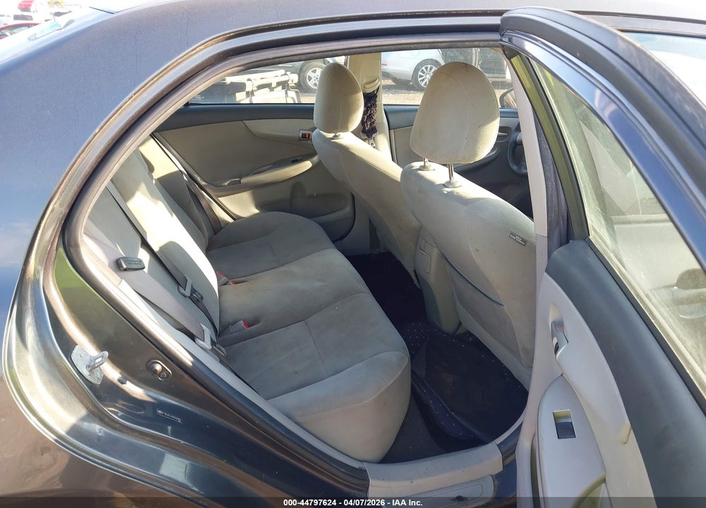 2011 TOYOTA COROLLA LE VIN: 2T1BU4EE4BC632856