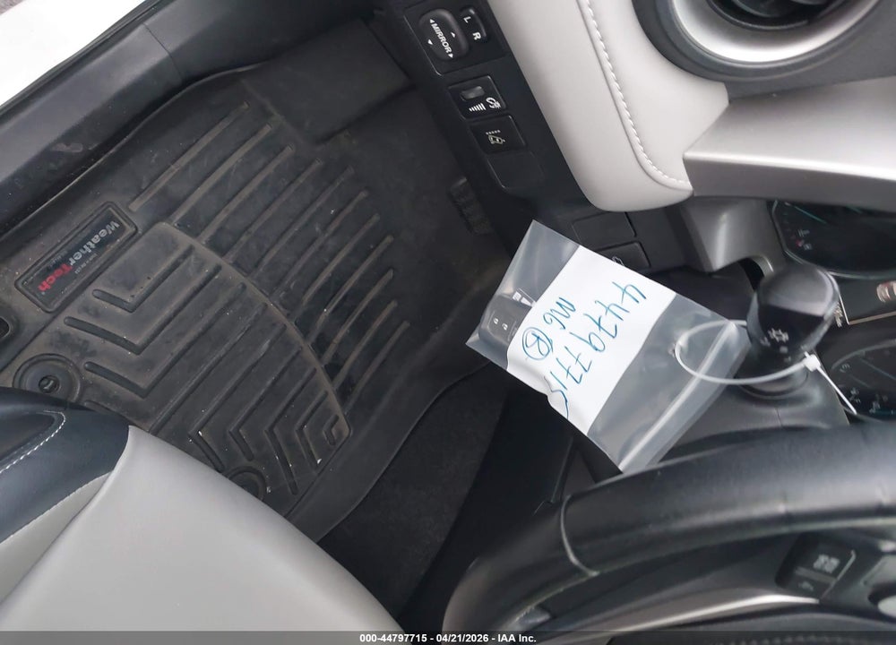 2017 TOYOTA RAV4 HYBRID LIMITED VIN: JTMDJREV6HD101958