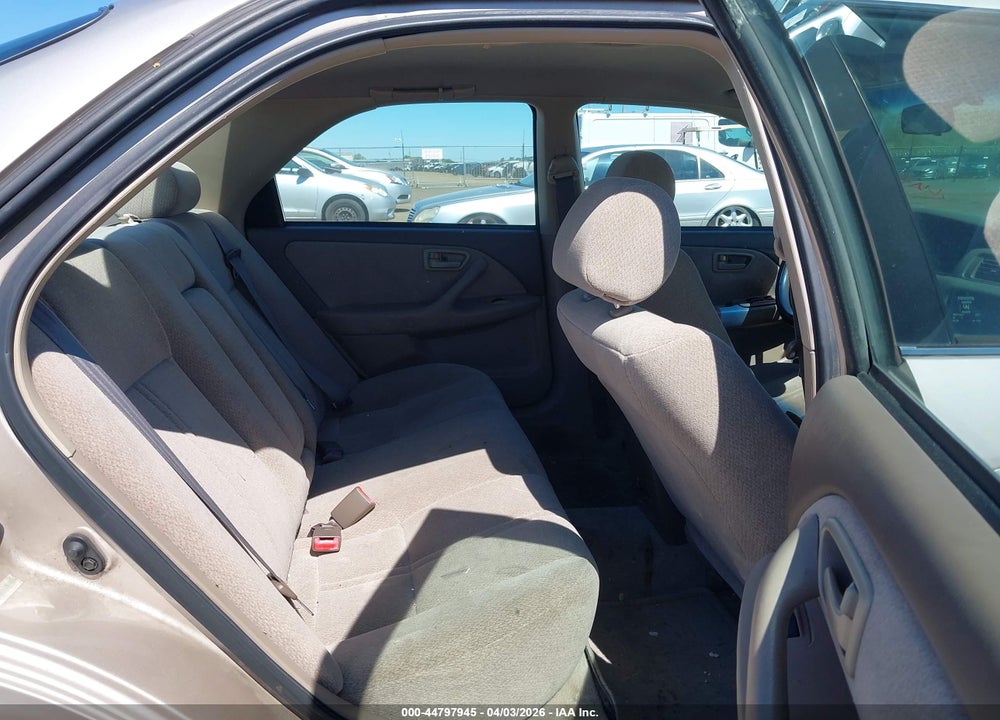 2001 TOYOTA CAMRY LE VIN: 4T1BG22K71U050916