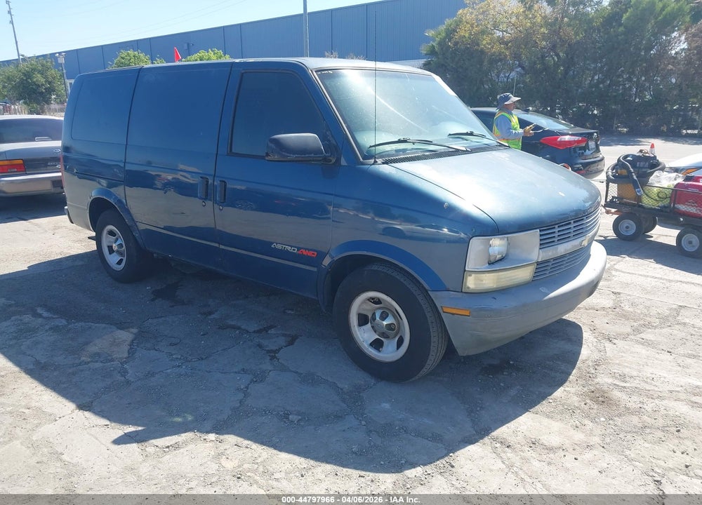 2002 CHEVROLET ASTRO VIN: 1GCDL19X22B135163