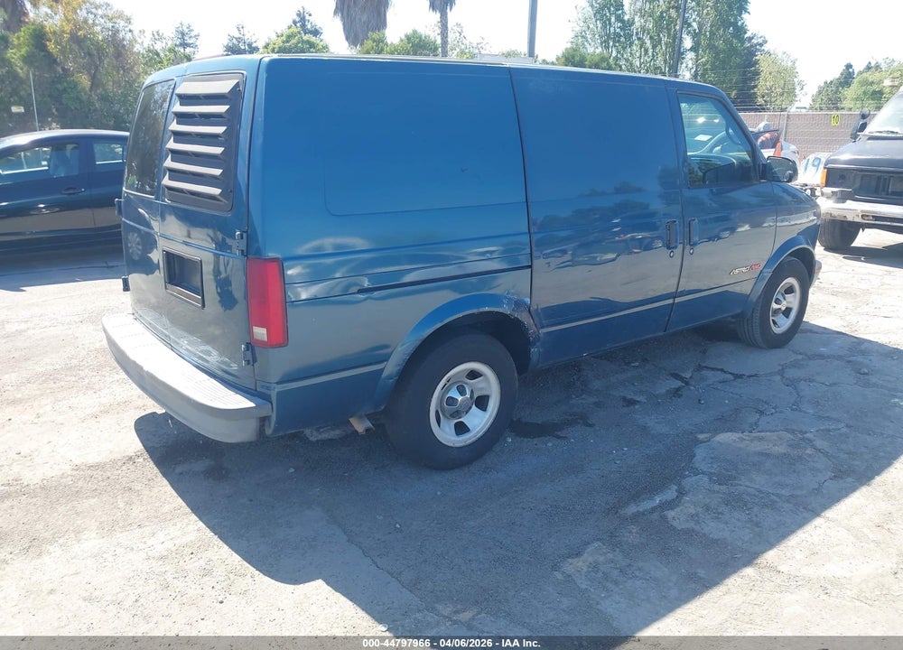 2002 CHEVROLET ASTRO VIN: 1GCDL19X22B135163