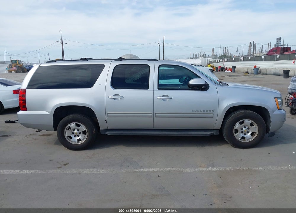 2014 CHEVROLET SUBURBAN 1500 LT VIN: 1GNSKJE72ER222886