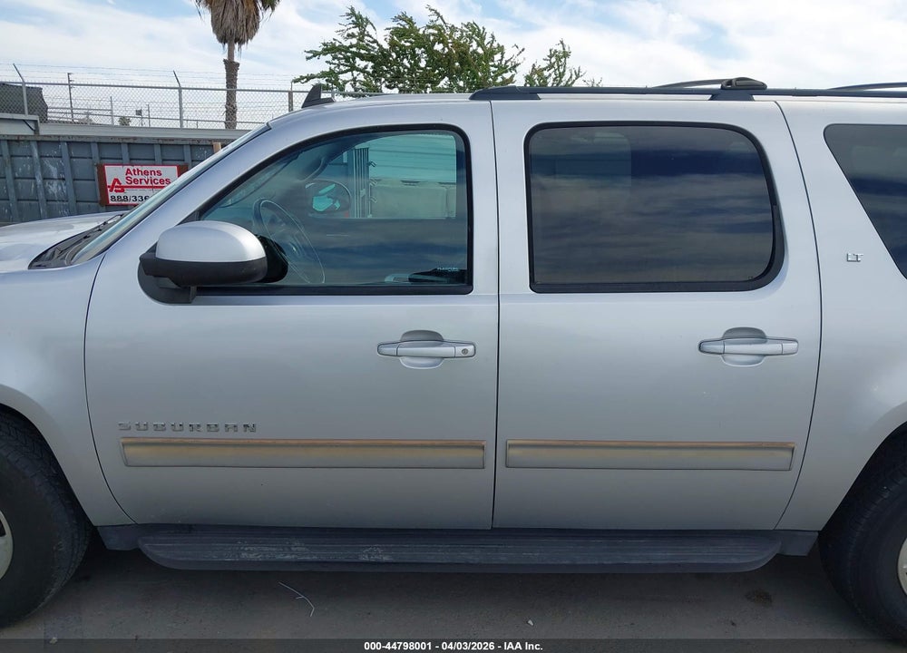 2014 CHEVROLET SUBURBAN 1500 LT VIN: 1GNSKJE72ER222886