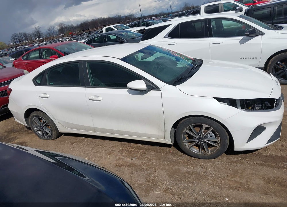 2024 KIA FORTE LXS VIN: 3KPF24AD1RE754025