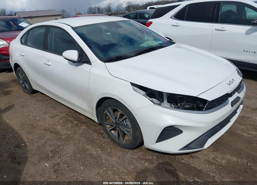 2024 KIA FORTE LXS VIN: 3KPF24AD1RE754025