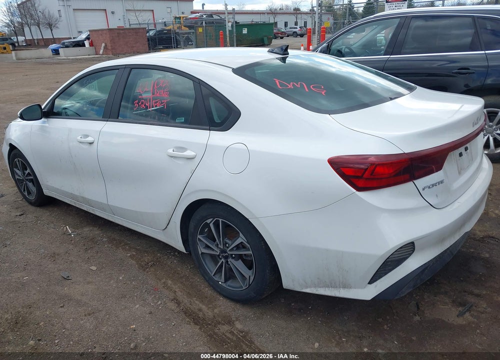 2024 KIA FORTE LXS VIN: 3KPF24AD1RE754025
