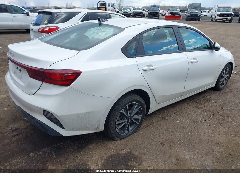 2024 KIA FORTE LXS VIN: 3KPF24AD1RE754025