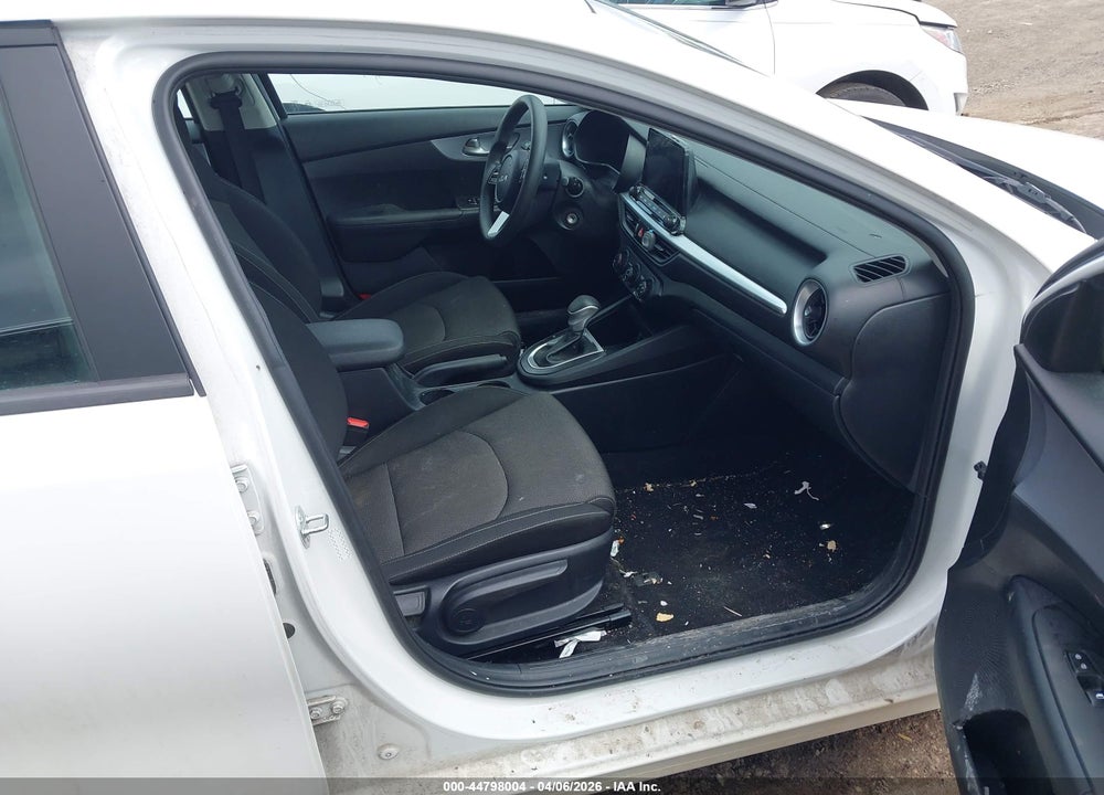 2024 KIA FORTE LXS VIN: 3KPF24AD1RE754025