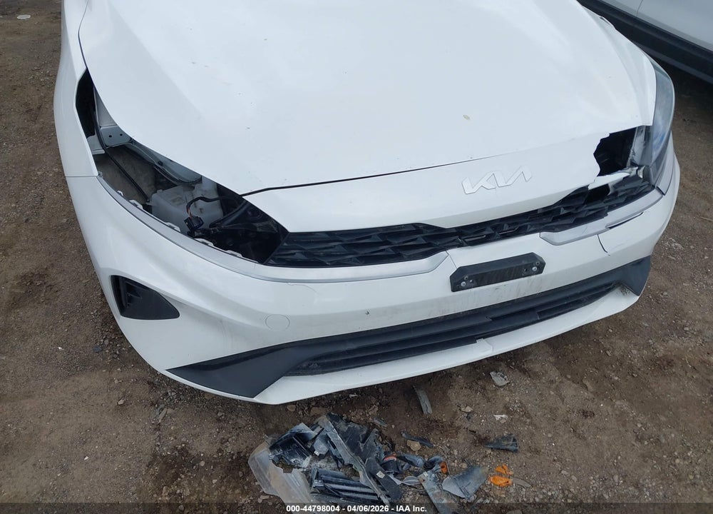 2024 KIA FORTE LXS VIN: 3KPF24AD1RE754025