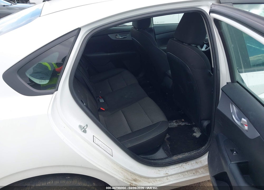 2024 KIA FORTE LXS VIN: 3KPF24AD1RE754025