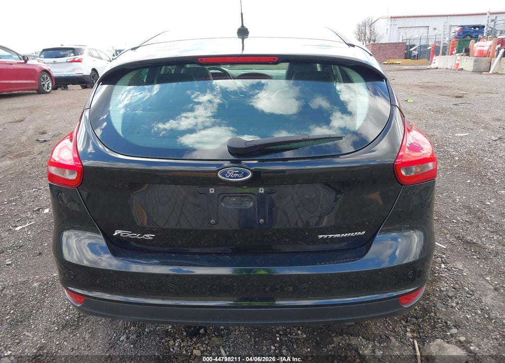 2017 FORD FOCUS TITANIUM VIN: 1FADP3N24HL328241