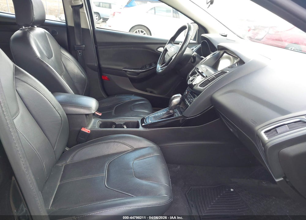 2017 FORD FOCUS TITANIUM VIN: 1FADP3N24HL328241