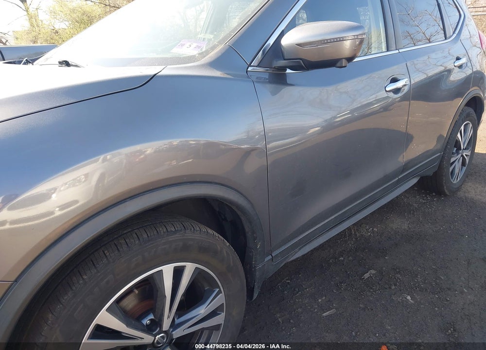 2019 NISSAN ROGUE SV VIN: JN8AT2MV3KW385748