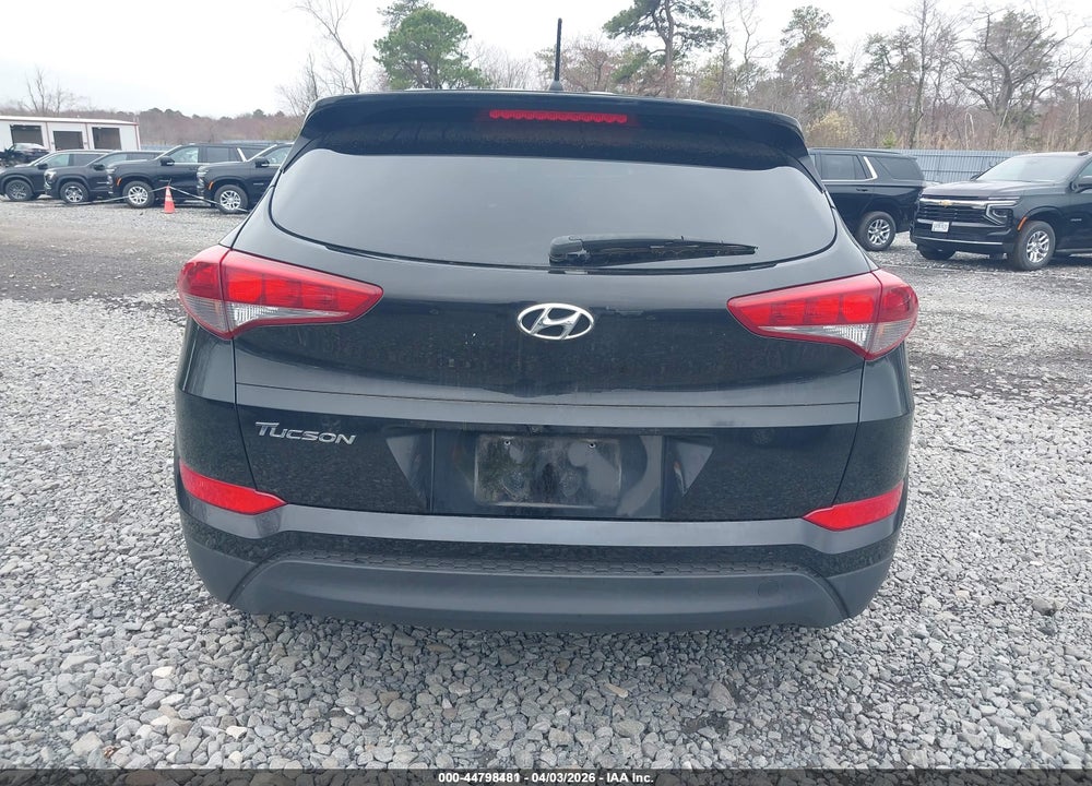 2018 HYUNDAI TUCSON SE VIN: KM8J23A46JU664715