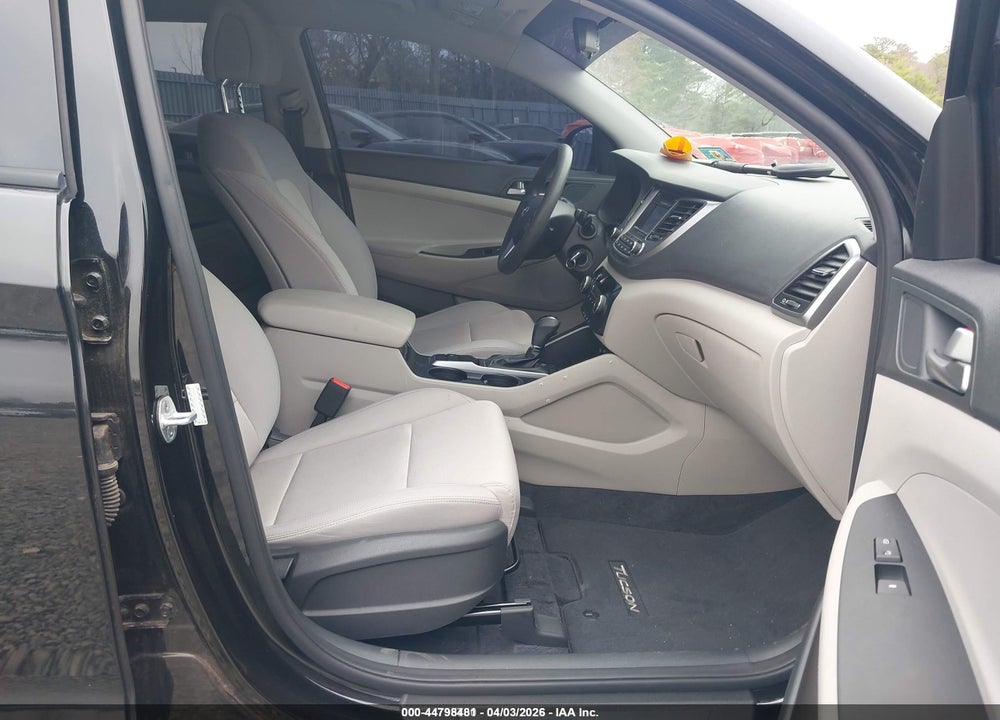 2018 HYUNDAI TUCSON SE VIN: KM8J23A46JU664715