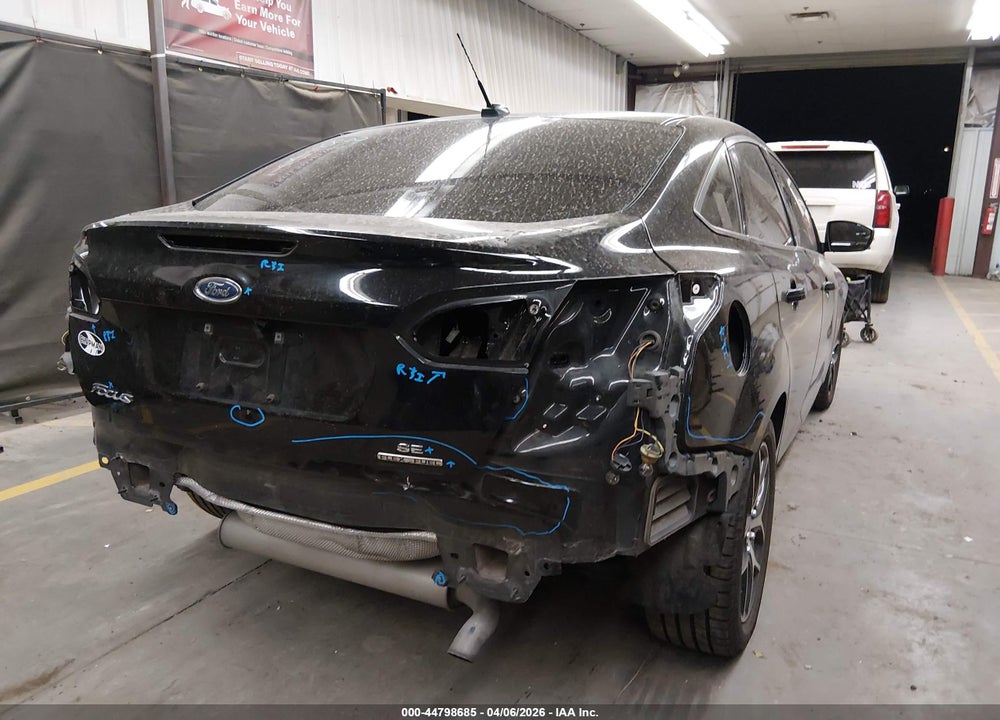 2016 FORD FOCUS SE VIN: 1FADP3F24GL395774