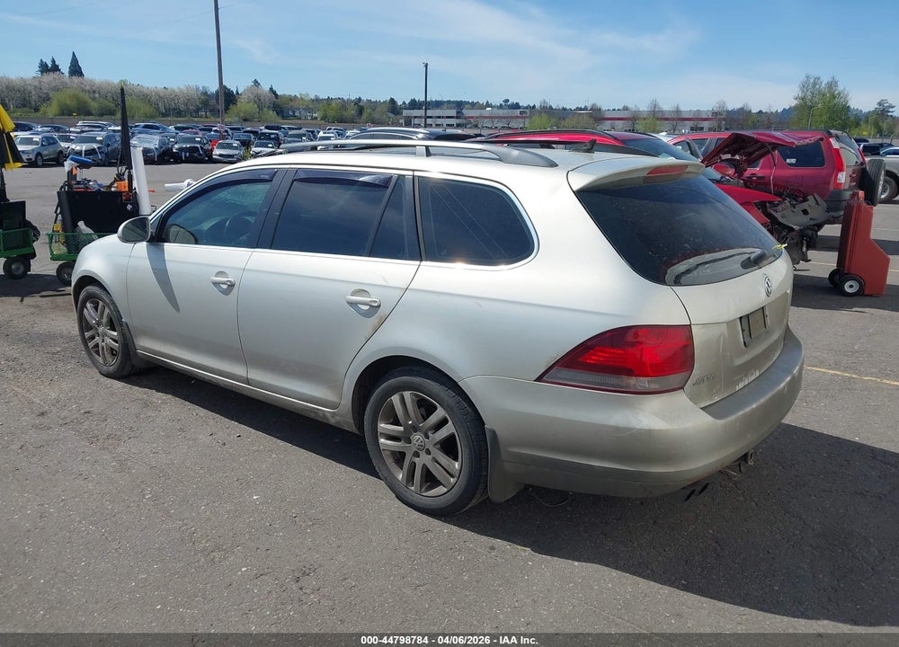 2010 VOLKSWAGEN JETTA TDI VIN: 3VWTL7AJ2AM632515