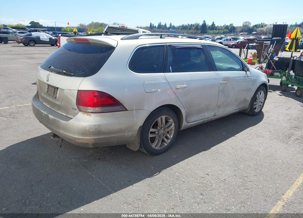 2010 VOLKSWAGEN JETTA TDI VIN: 3VWTL7AJ2AM632515