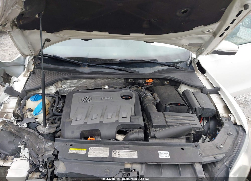 2013 VOLKSWAGEN PASSAT 2.0L TDI SE VIN: 1VWBN7A34DC103421