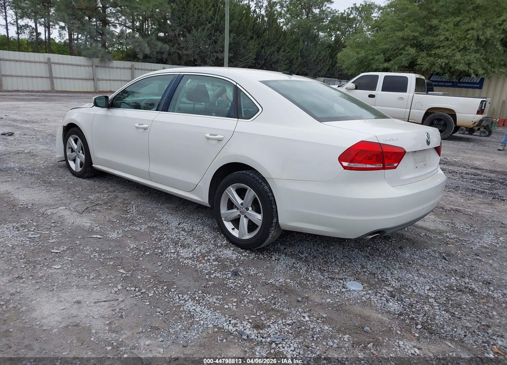 2013 VOLKSWAGEN PASSAT 2.0L TDI SE VIN: 1VWBN7A34DC103421
