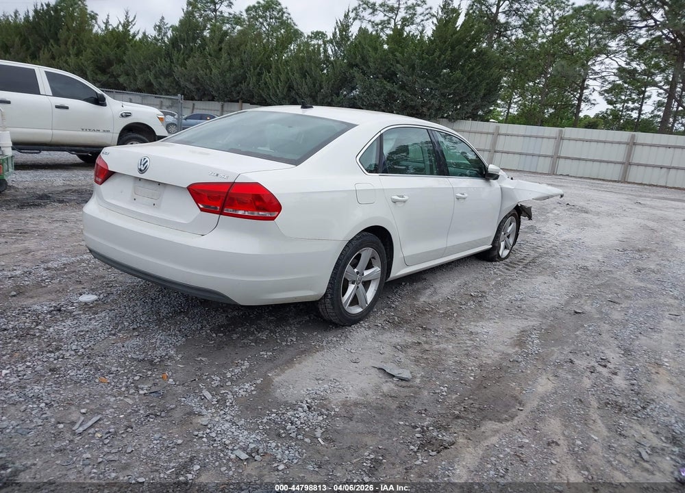 2013 VOLKSWAGEN PASSAT 2.0L TDI SE VIN: 1VWBN7A34DC103421