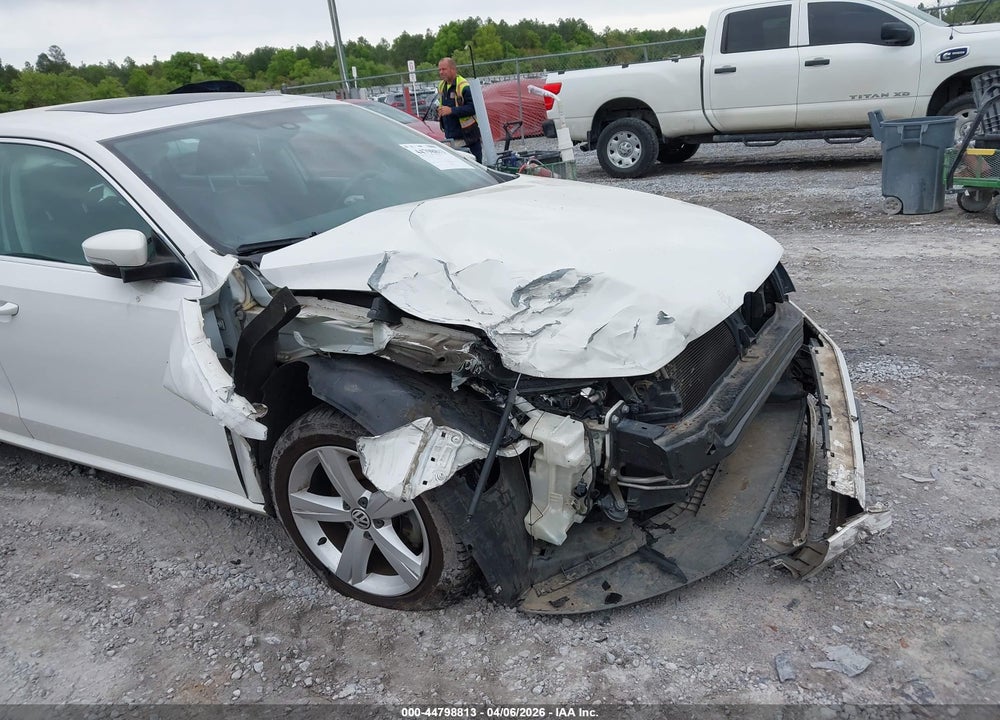 2013 VOLKSWAGEN PASSAT 2.0L TDI SE VIN: 1VWBN7A34DC103421