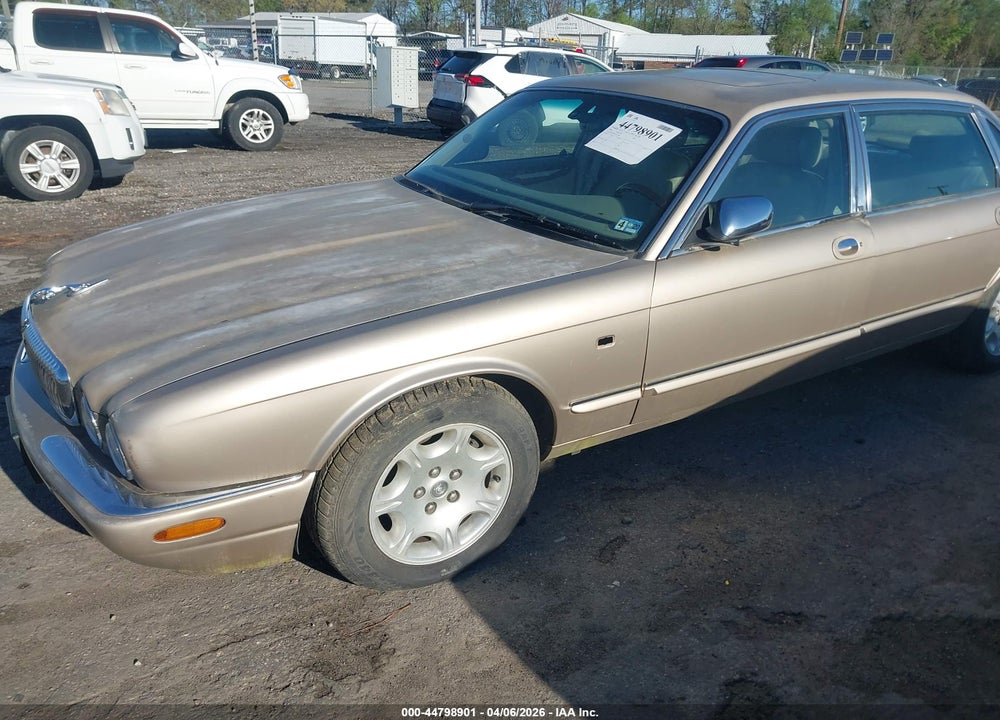 2002 JAGUAR XJ8 VANDEN PLAS VIN: SAJDA24C22LF41748