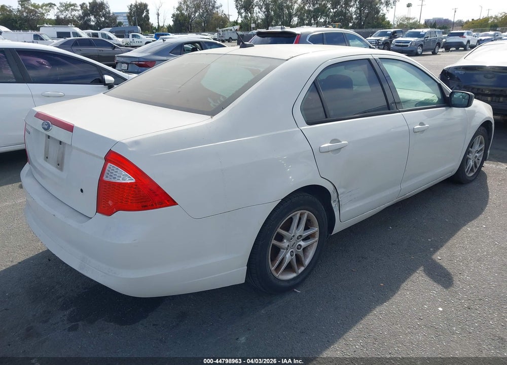 2011 FORD FUSION S VIN: 3FAHP0GA6BR268637