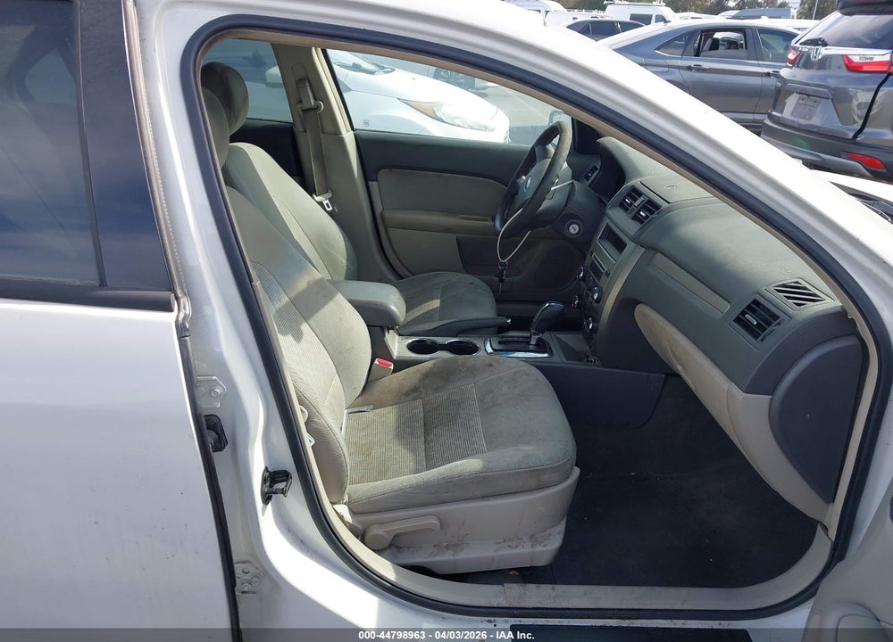 2011 FORD FUSION S VIN: 3FAHP0GA6BR268637