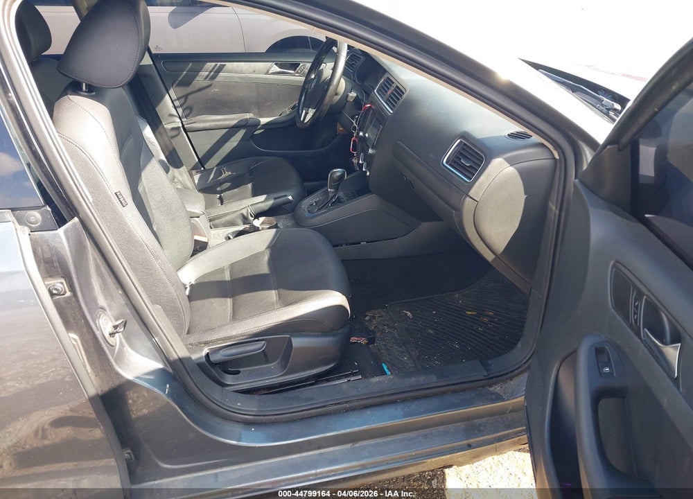 2011 VOLKSWAGEN JETTA 2.5L SE VIN: 3VWDX7AJ0BM354773