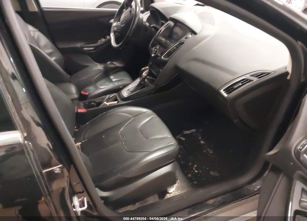2017 FORD FOCUS TITANIUM VIN: 1FADP3N21HL295943