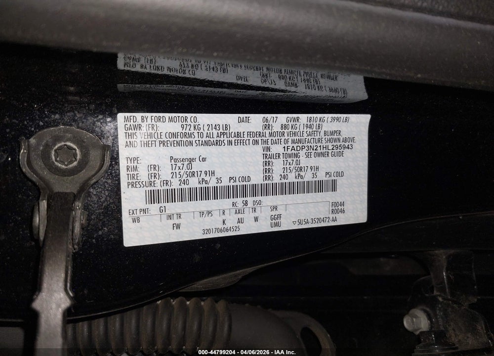 2017 FORD FOCUS TITANIUM VIN: 1FADP3N21HL295943