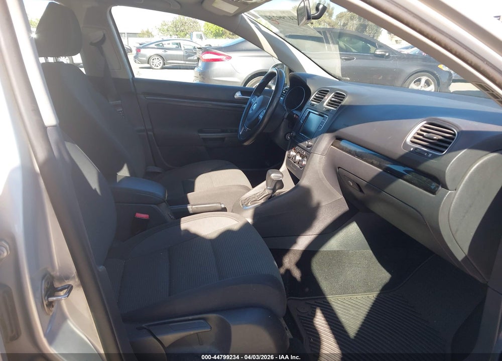 2011 VOLKSWAGEN JETTA SPORTWAGEN 2.5L S/2.5L SE VIN: 3VWPX7AJ8BM606153