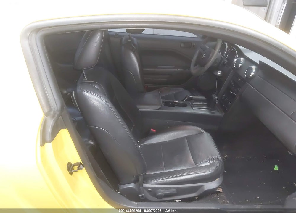 2005 FORD MUSTANG V6 DELUXE/V6 PREMIUM VIN: 1ZVFT80N555122257
