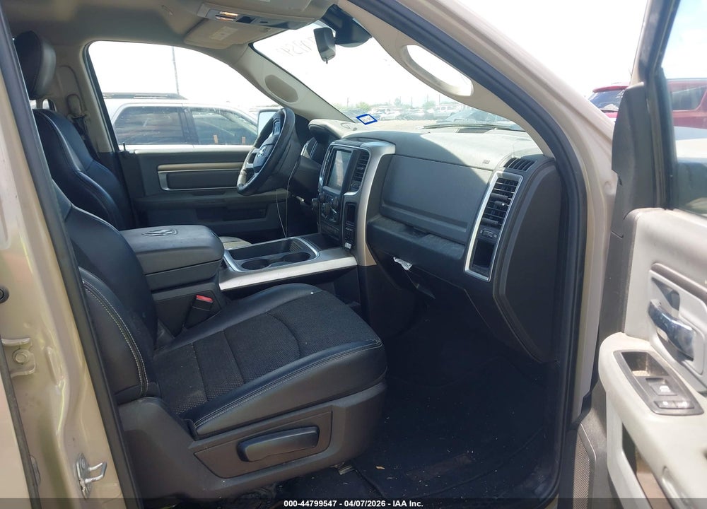 2019 RAM 1500 CLASSIC WARLOCK  4X2 6'4 BOX VIN: 1C6RR6GT7KS724184