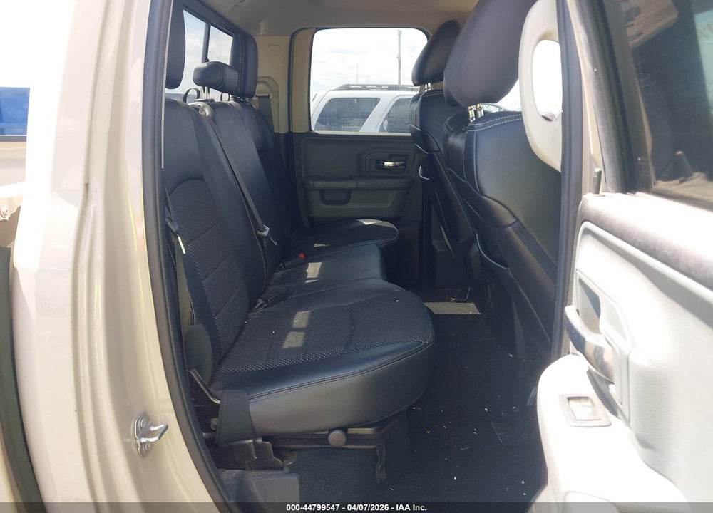 2019 RAM 1500 CLASSIC WARLOCK  4X2 6'4 BOX VIN: 1C6RR6GT7KS724184