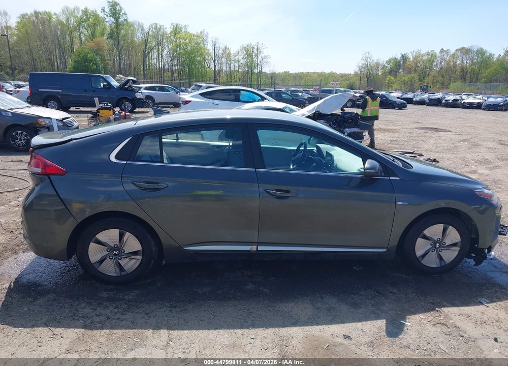 2020 HYUNDAI IONIQ HYBRID SE VIN: KMHC75LC1LU231588