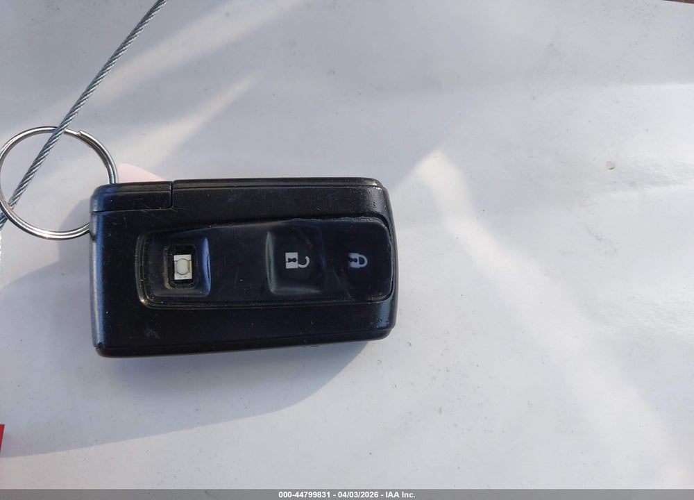 2005 TOYOTA PRIUS VIN: JTDKB20U153020359