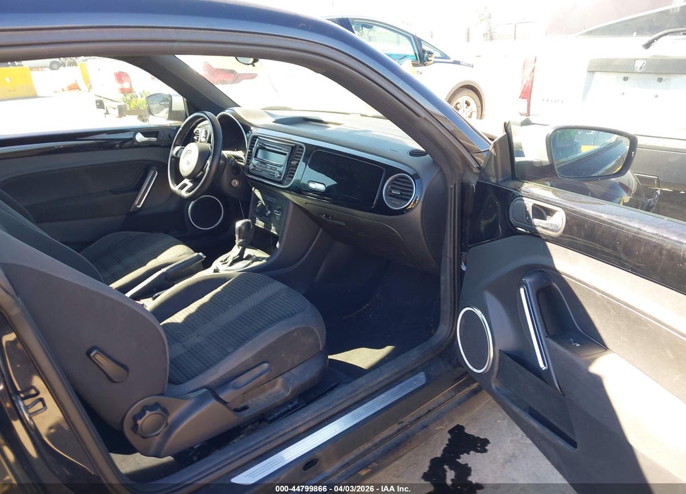 2012 VOLKSWAGEN BEETLE 2.0T TURBO LAUNCH EDITION VIN: 3VWVA7ATXCM602343