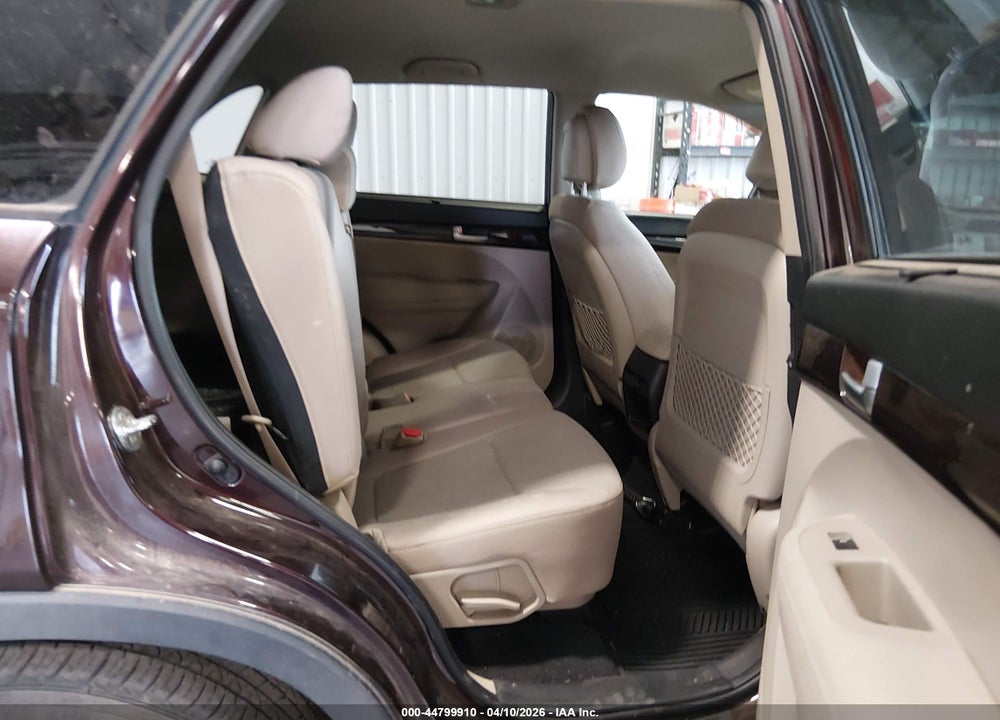 2014 KIA SORENTO LX VIN: 5XYKTCA6XEG543507