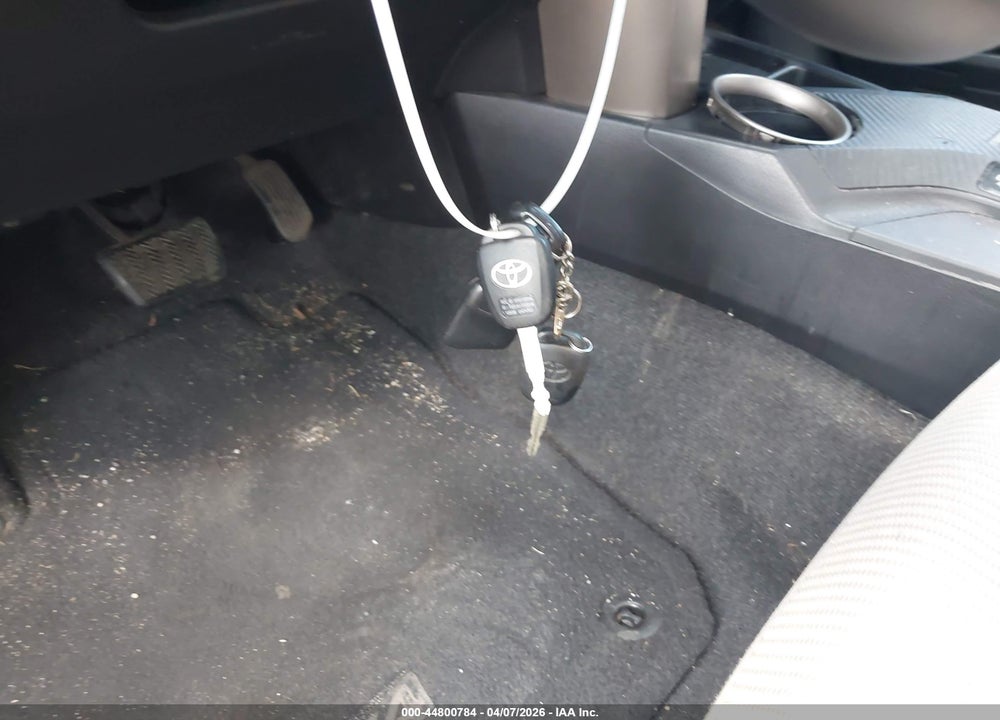 2013 TOYOTA RAV4 XLE VIN: JTMRFREV0D5002600