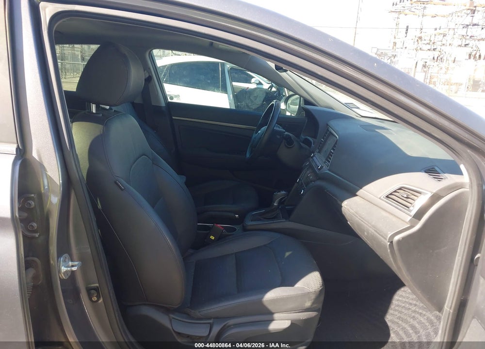 2017 HYUNDAI ELANTRA LIMITED VIN: KMHD84LF3HU188109