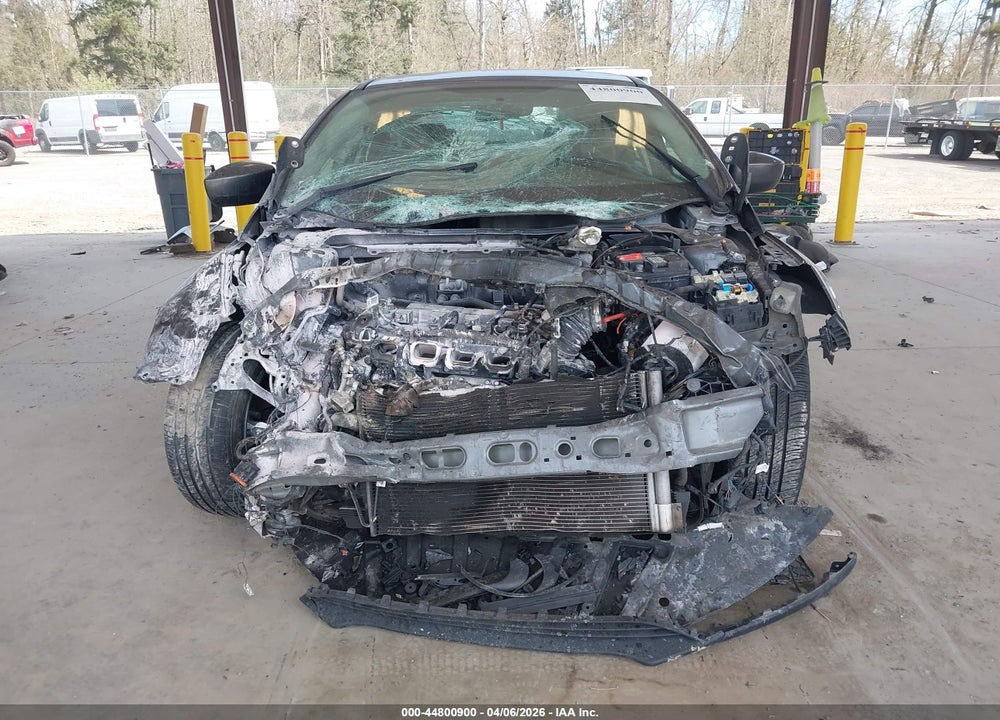 2018 FORD FOCUS SE VIN: 1FADP3F21JL315435