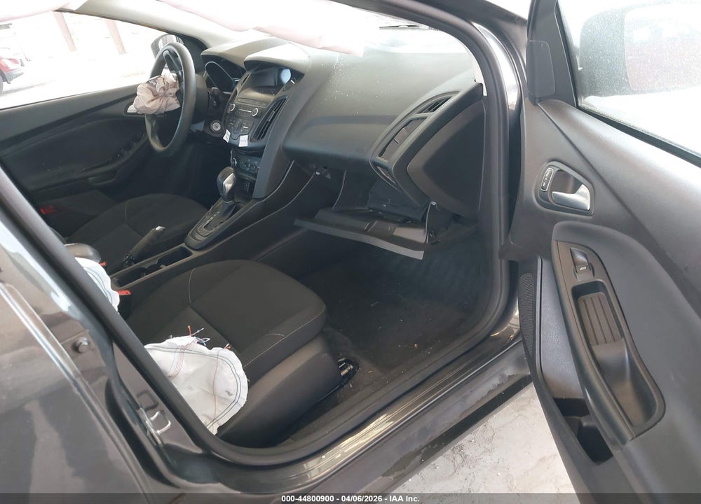 2018 FORD FOCUS SE VIN: 1FADP3F21JL315435