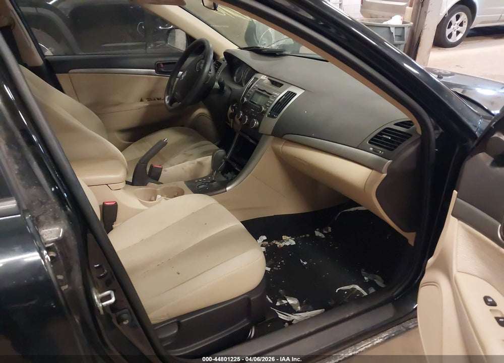2009 HYUNDAI SONATA GLS VIN: 5NPET46CX9H561568
